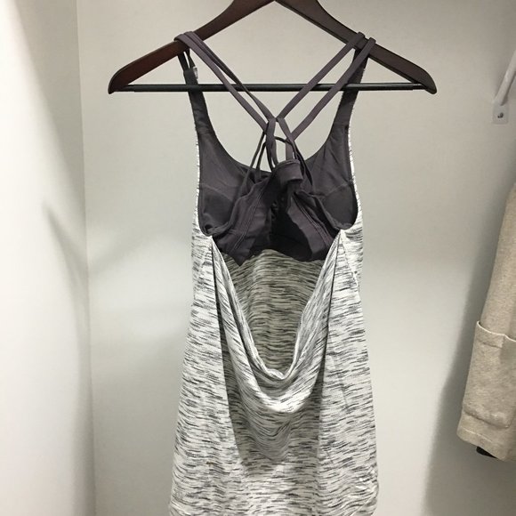 LULULEMON 🍋 Moment To Movement 2-In-1 Tank Sz. 4 Moonphase Purple/B&W - Picture 7 of 9